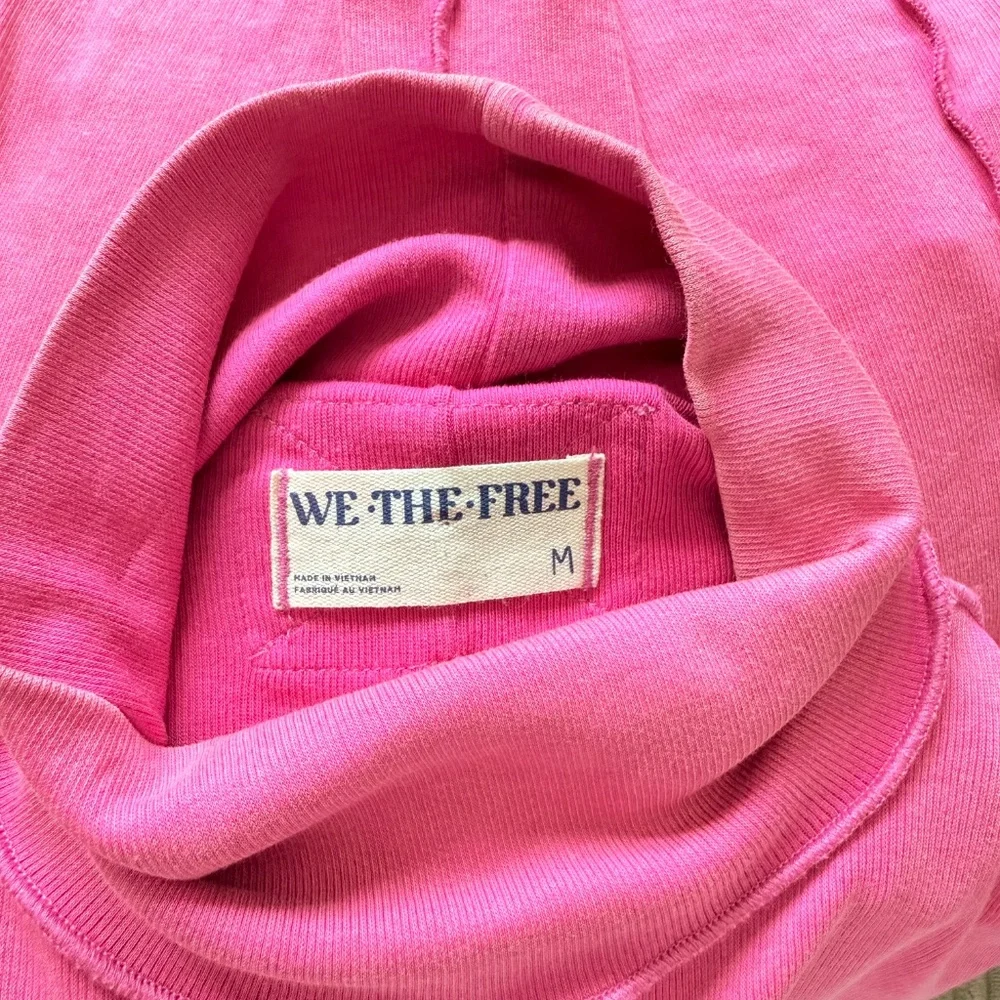 Free People Slim Ribbed Turtleneck in Berry, Sz M - Picture 8 of 8